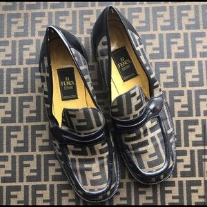 SOLD !!! VINTAGE AUTHENTIC FENDI LOAFERS
